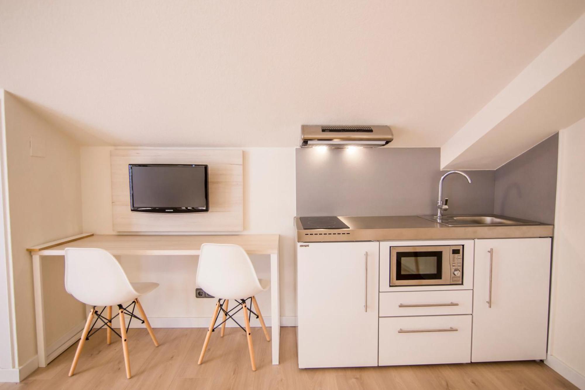Apartamentos Plaza De Santiago - Estudios Turisticos - 1 Llave Pinto Dış mekan fotoğraf