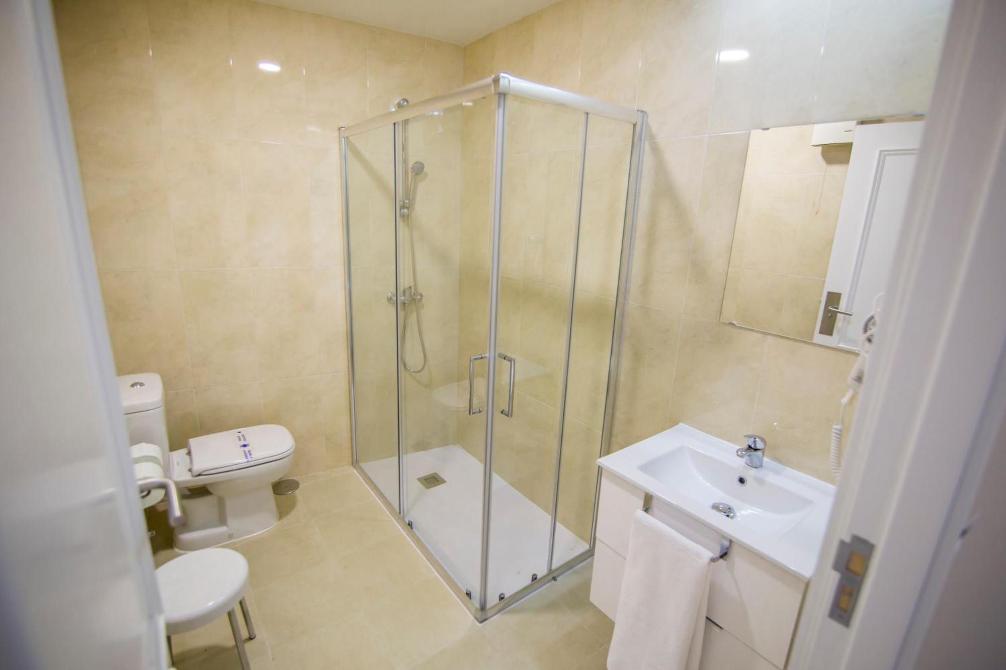Apartamentos Plaza De Santiago - Estudios Turisticos - 1 Llave Pinto Dış mekan fotoğraf