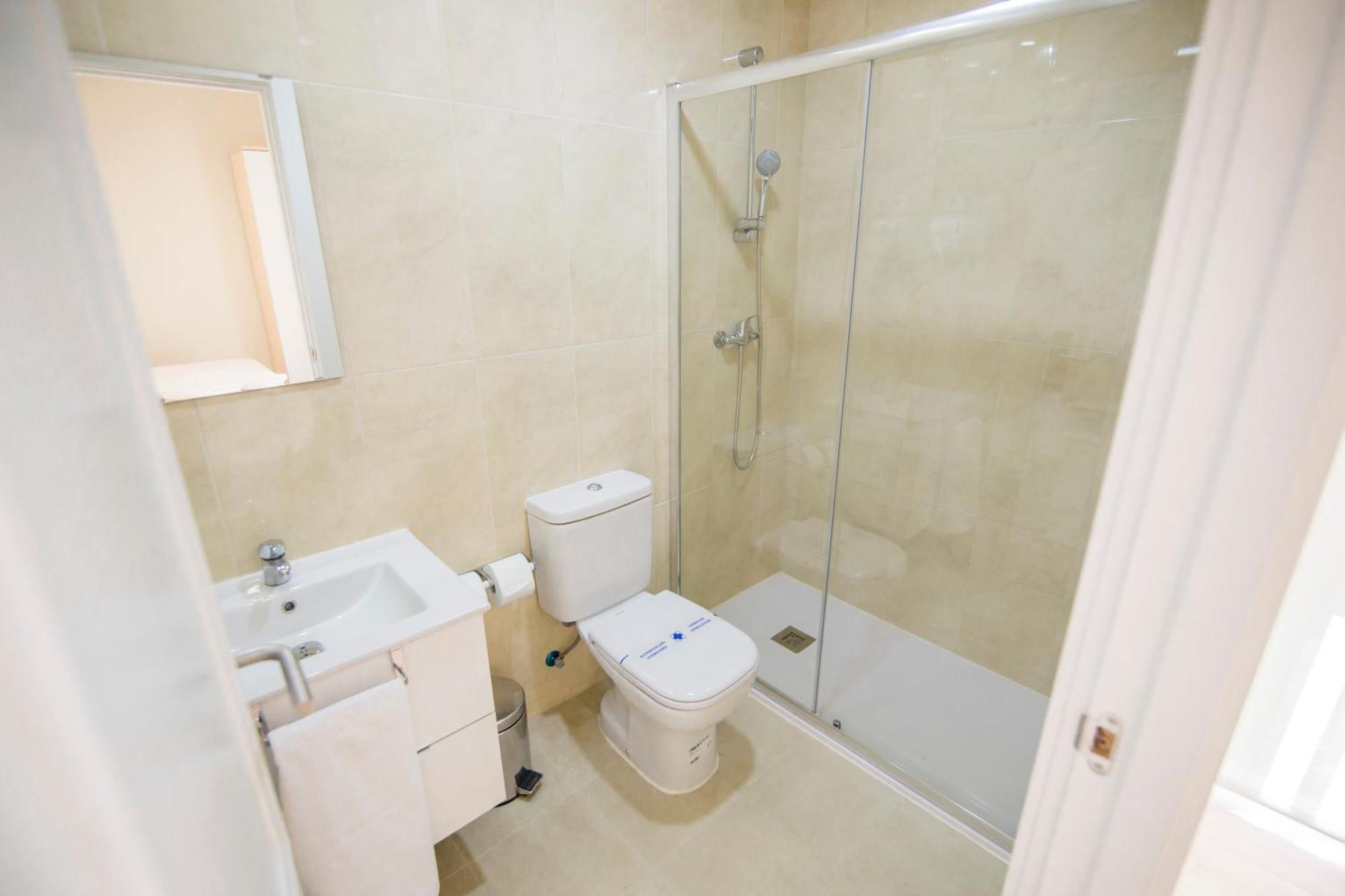 Apartamentos Plaza De Santiago - Estudios Turisticos - 1 Llave Pinto Dış mekan fotoğraf