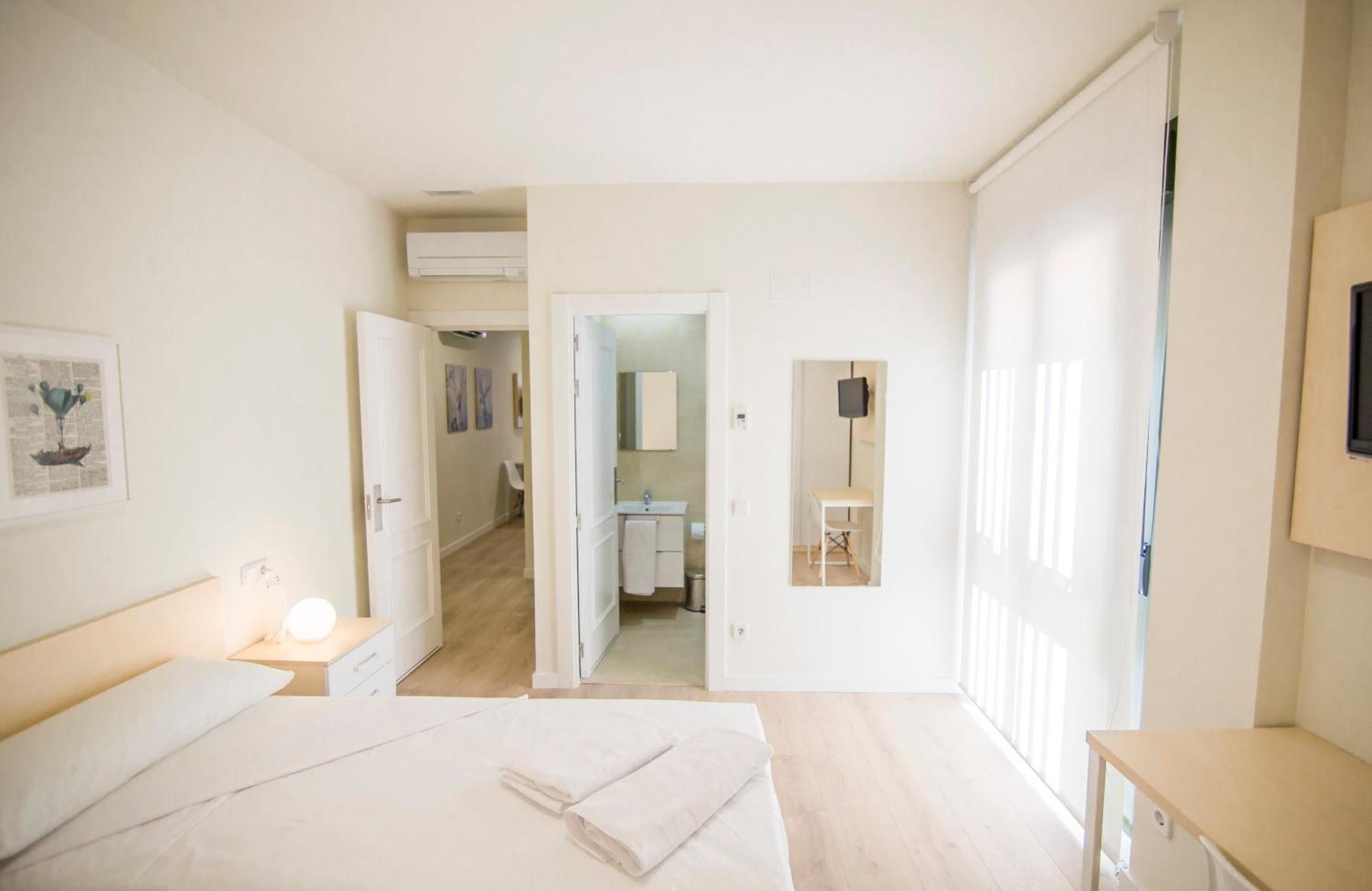 Apartamentos Plaza De Santiago - Estudios Turisticos - 1 Llave Pinto Dış mekan fotoğraf