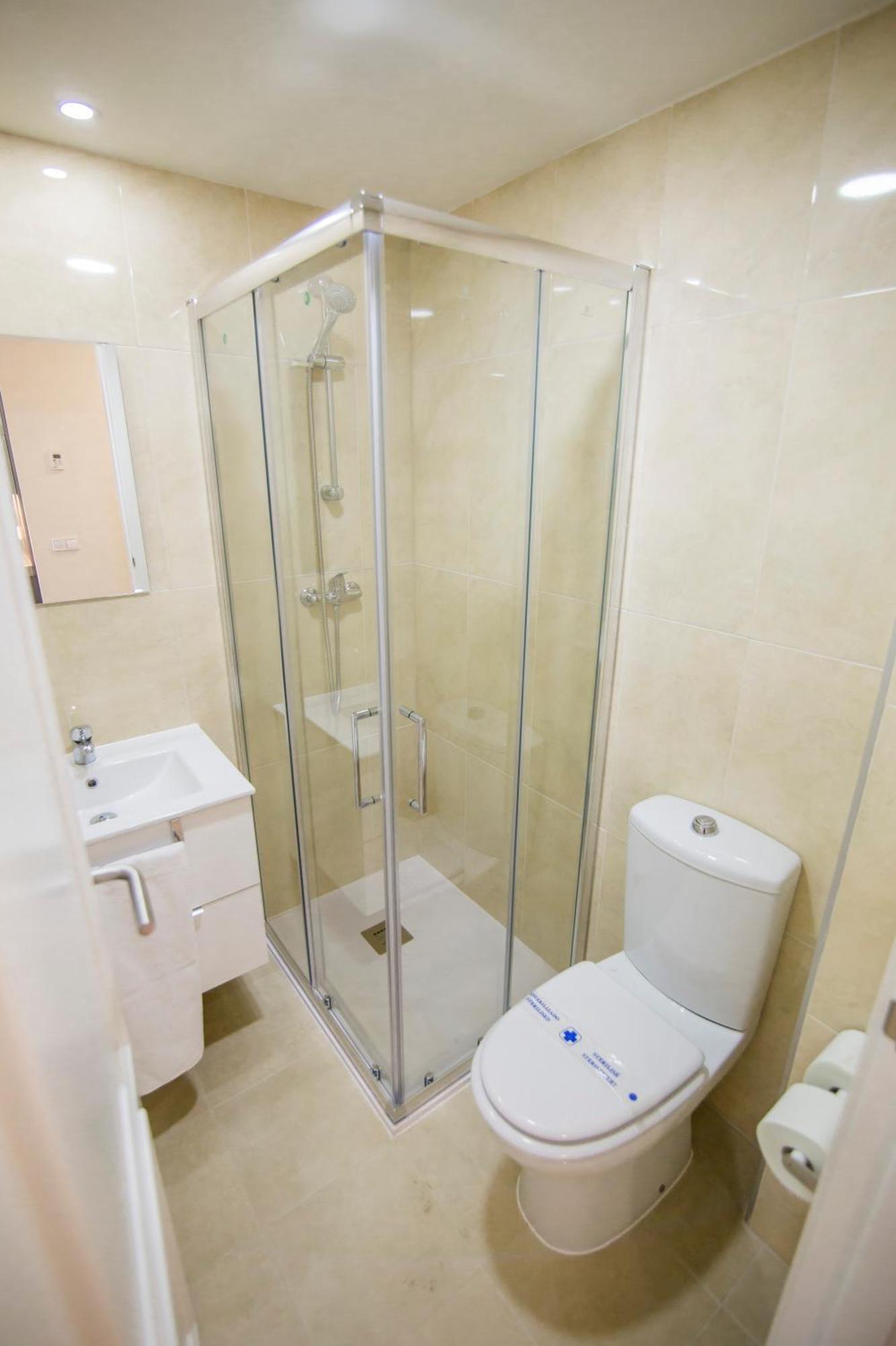 Apartamentos Plaza De Santiago - Estudios Turisticos - 1 Llave Pinto Dış mekan fotoğraf