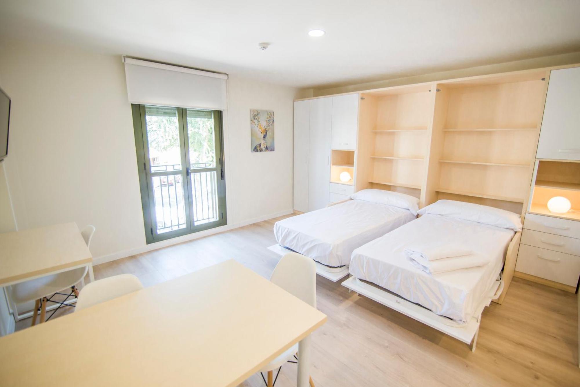 Apartamentos Plaza De Santiago - Estudios Turisticos - 1 Llave Pinto Dış mekan fotoğraf