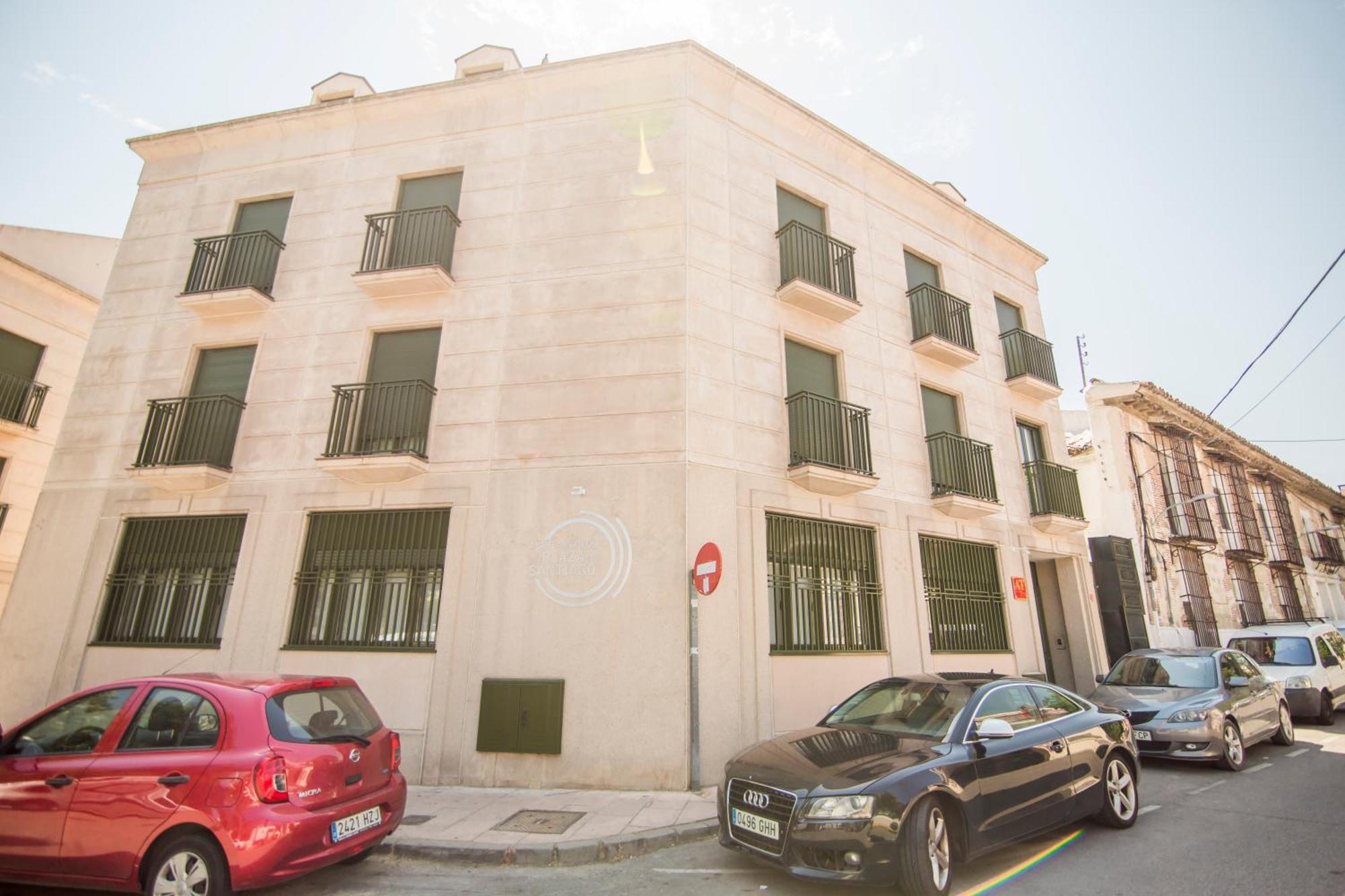 Apartamentos Plaza De Santiago - Estudios Turisticos - 1 Llave Pinto Dış mekan fotoğraf